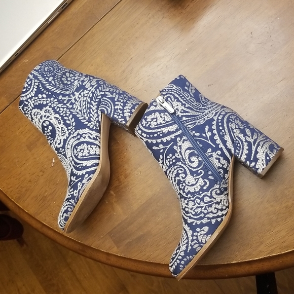 Indigo RD women's and white booties. Size 6.5 - Picture 4 of 12